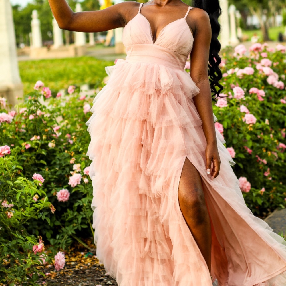 Blush Pink Gown – Worn Once, Perfect for Photoshoots!✨